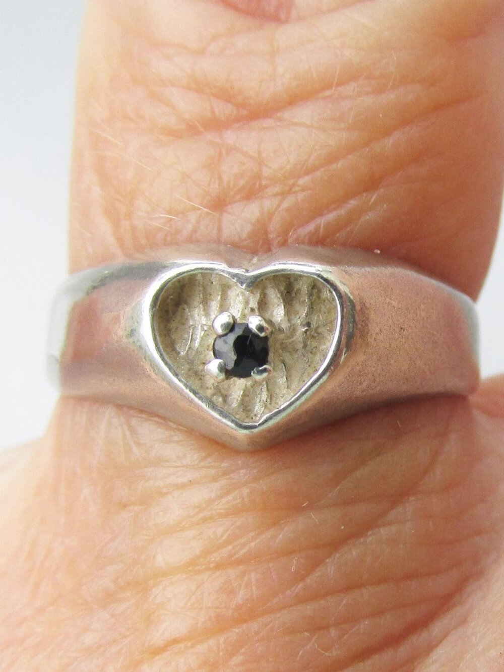 Vintage Sterling Silver & Tiny Sapphire HEART Ring Sz 6